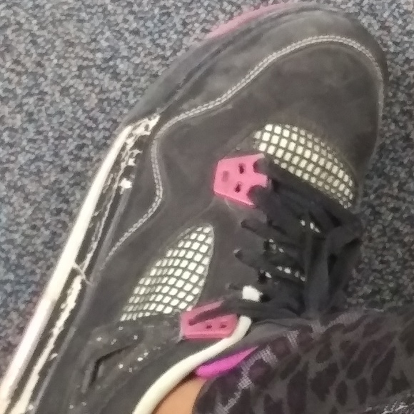 Shoe - Picture 2 of 2